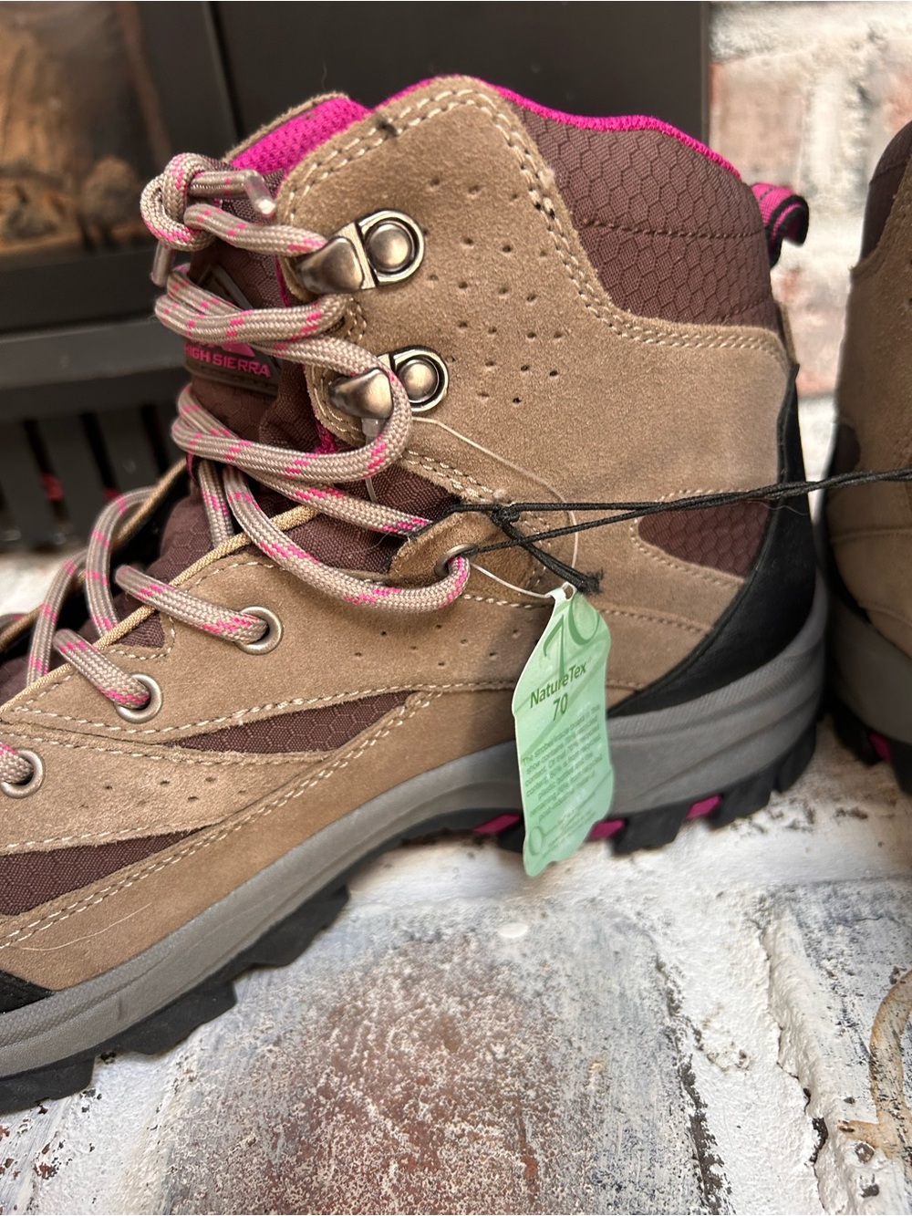 High Sierra Trekker Waterproof Hiking Boots purple brown New With Tags Size 10 - Picture 2 of 9